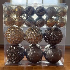 30 Shatterproof Ornaments